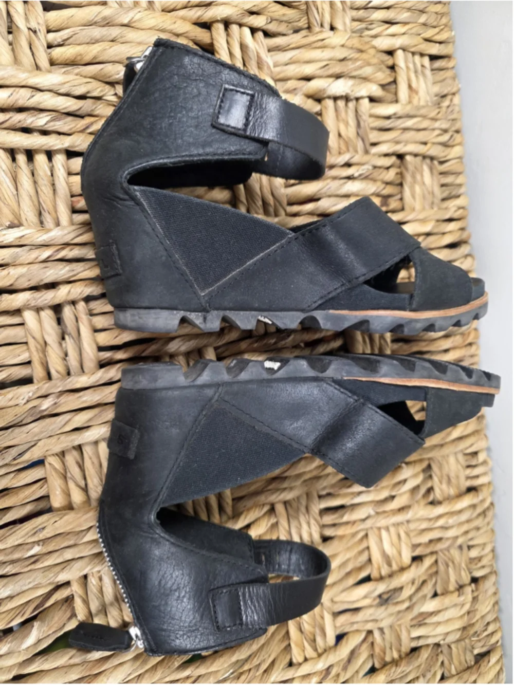 Sorel Joanie II Wedge Sandals Black Leather Ankle Strap Zip Womens US 7.5